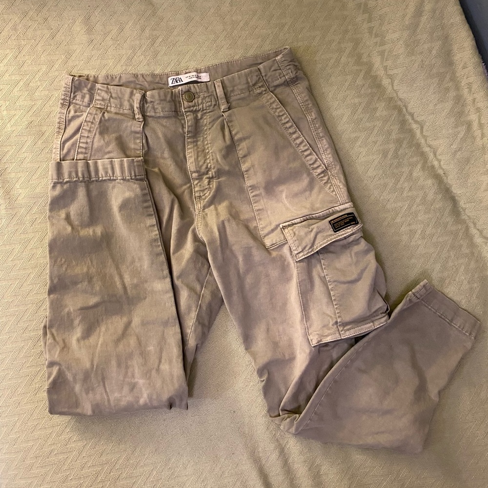 Zara Cargos